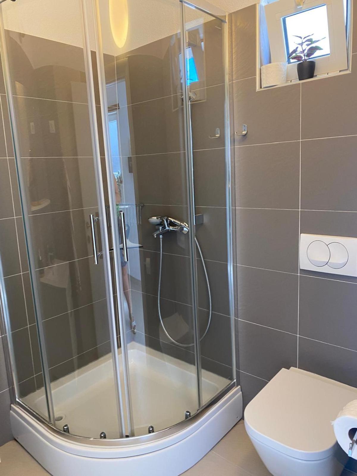 Villa Pina Tisno Apartment Zonsa 2 Pers Buitenkant foto