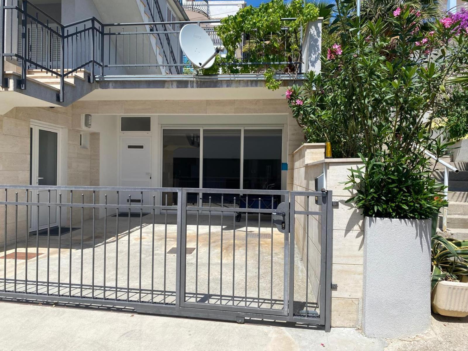Villa Pina Tisno Apartment Zonsa 2 Pers Buitenkant foto